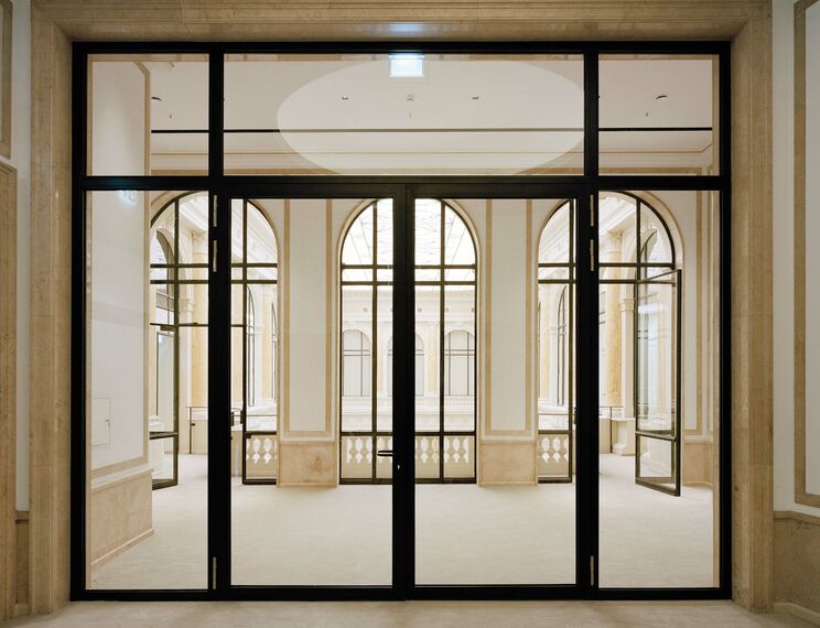 unico Windows, fuego light Doors and presto 50 Doors - Jungfernstieg, Hamburg located in Hamburg, Germany