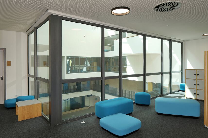 fuego light Windows, fuego light Doors, presto 60s Doors and presto 50 Doors - BBZ Dithmarschen vocational training centre located in Heide, Germany