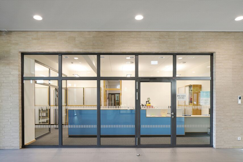 fuego light Windows, fuego light Doors, presto 60s Doors and presto 50 Doors - BBZ Dithmarschen vocational training centre located in Heide, Germany