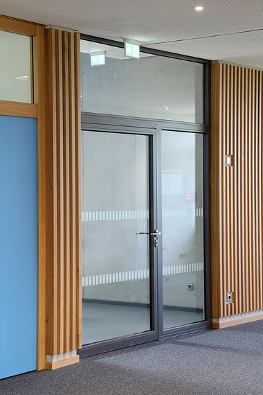 fuego light Windows, fuego light Doors, presto 60s Doors and presto 50 Doors - BBZ Dithmarschen vocational training centre located in Heide, Germany