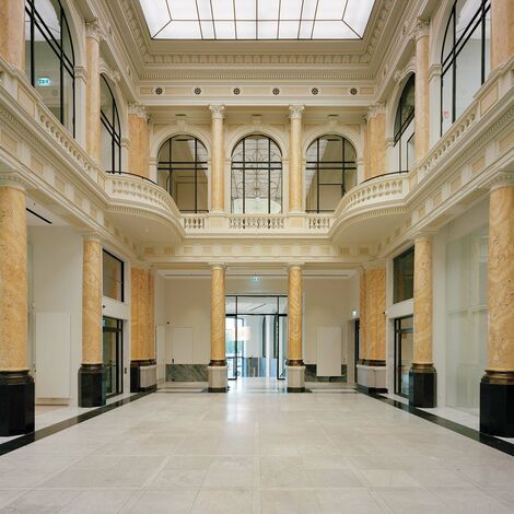 unico Windows, fuego light Doors and presto 50 Doors - Jungfernstieg, Hamburg located in Hamburg, Germany