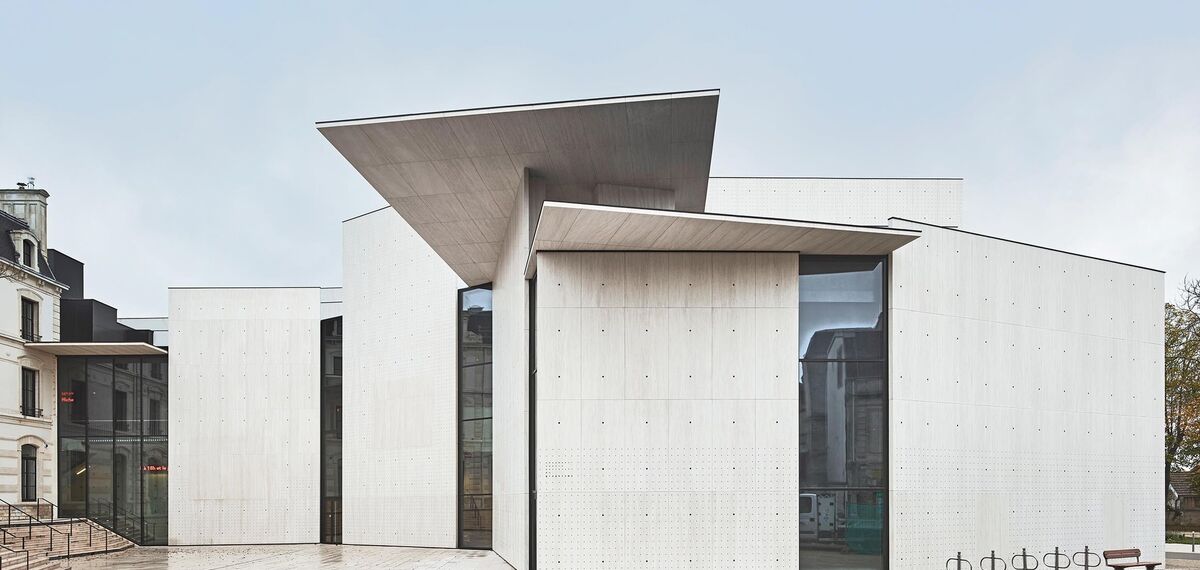 unico Windows and thermfix vario Facades - Le Signe, National Center of Graphic Design located in Chaumont, France