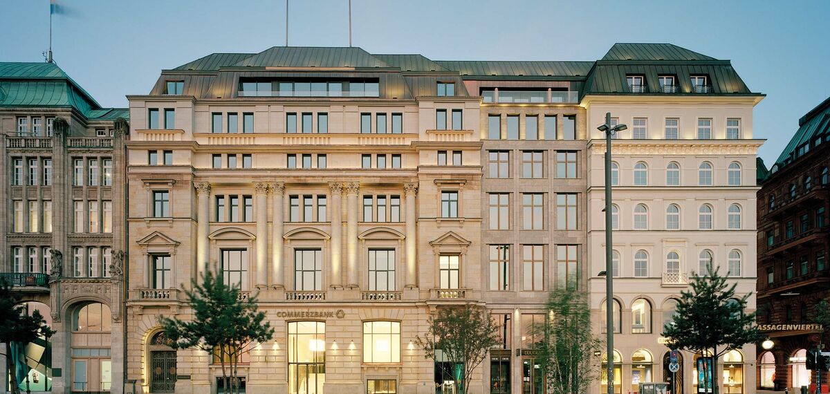 unico Windows, fuego light Doors and presto 50 Doors - Jungfernstieg located in Hamburg, Germany