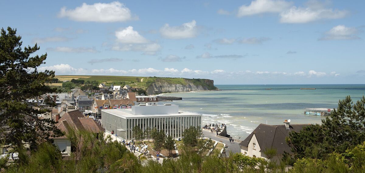 thermfix vario Facades, fuego light Doors and unico Sliding systems - Musée du Débarquement, Arromanches-les-Bains located in Arromanches-les-Bains, France