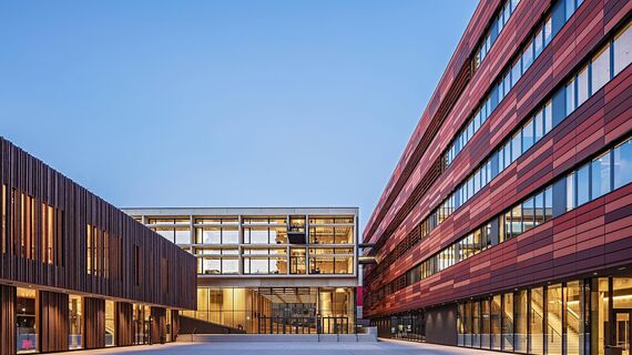 presto 50 Windows and fuego light Doors - Medical faculty, Linz located in Linz, Austria